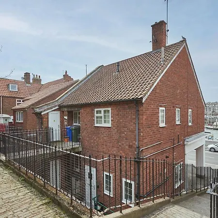 Host & Stay - Cobblers Cottage Whitby Exterior photo