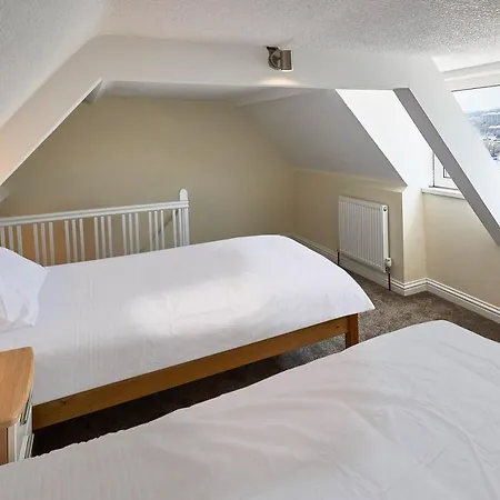 Host & Stay - Cobblers Cottage Whitby Exterior photo