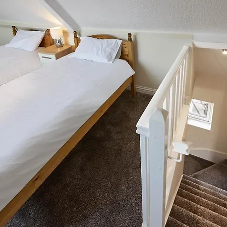 Host & Stay - Cobblers Cottage Whitby Exterior photo